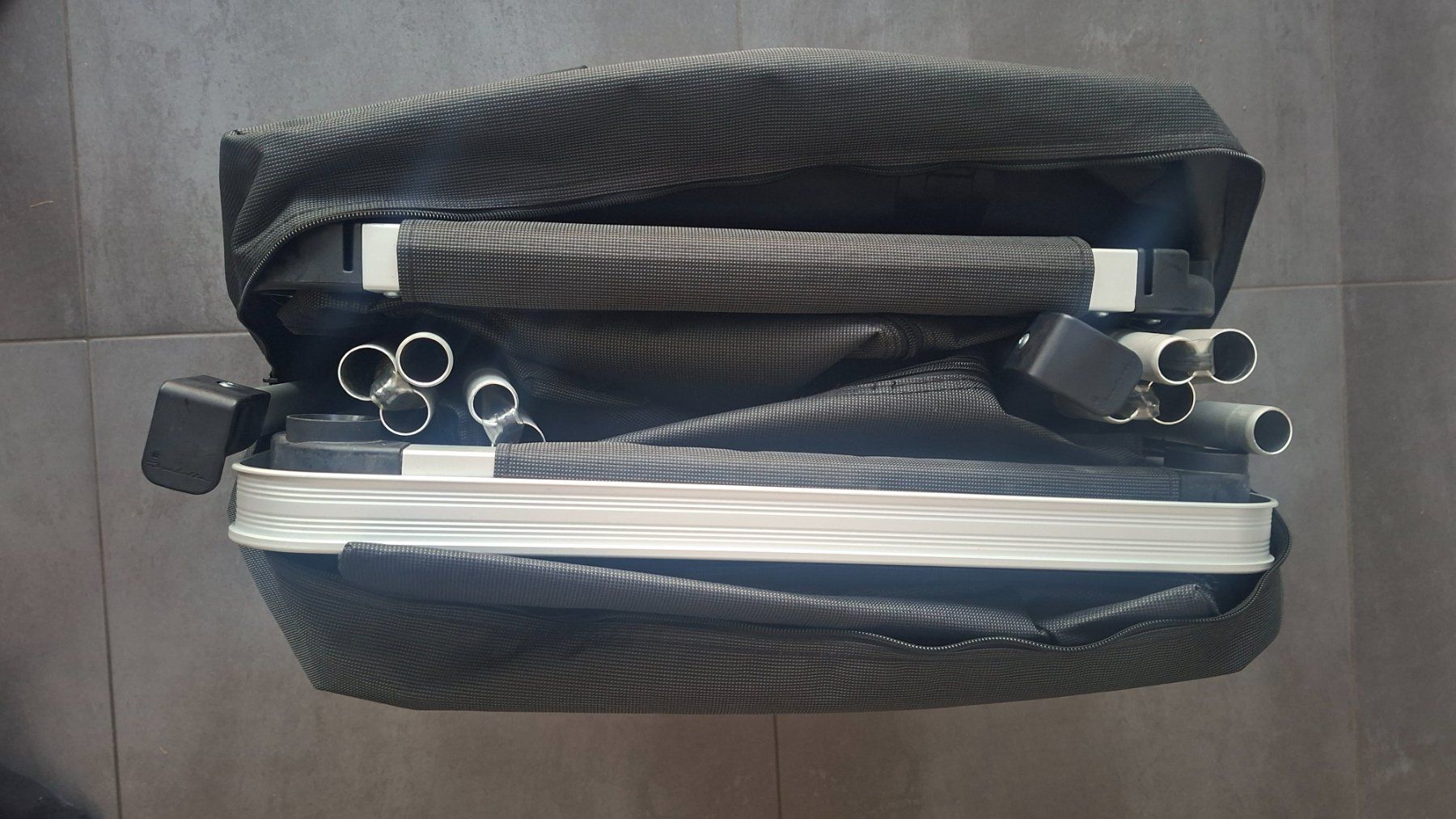 Armadi: Armoire de rangement Isabella pliable anthracite – Usato da Cudrefin venduto da fab_8rm6 2