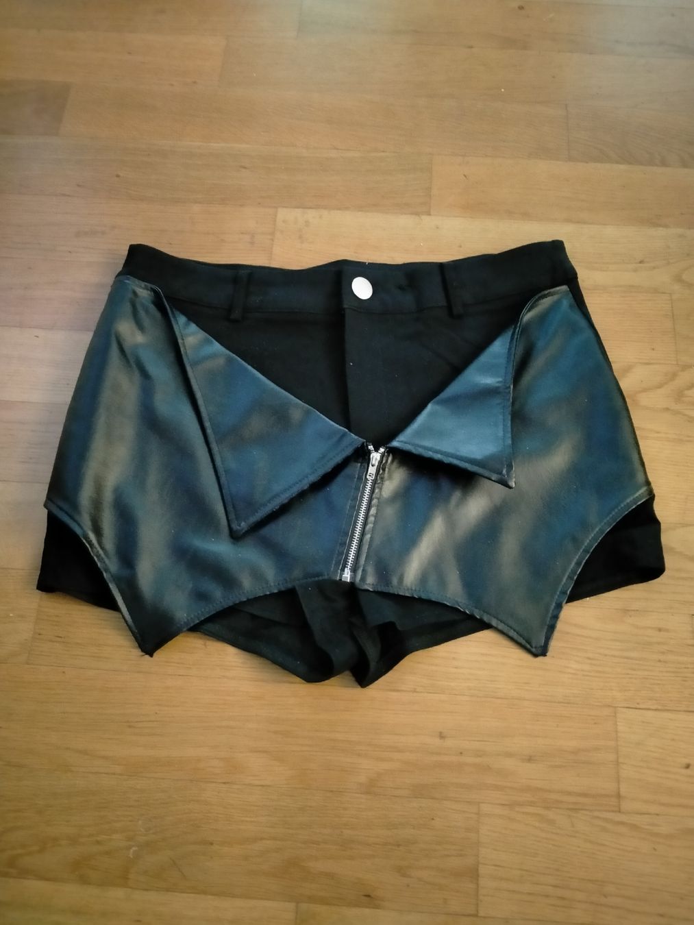 Pantaloni: sexy pants EU40-42 – Nuovo (secondo la descrizione) da Regensdorf venduto da ste_9w8q