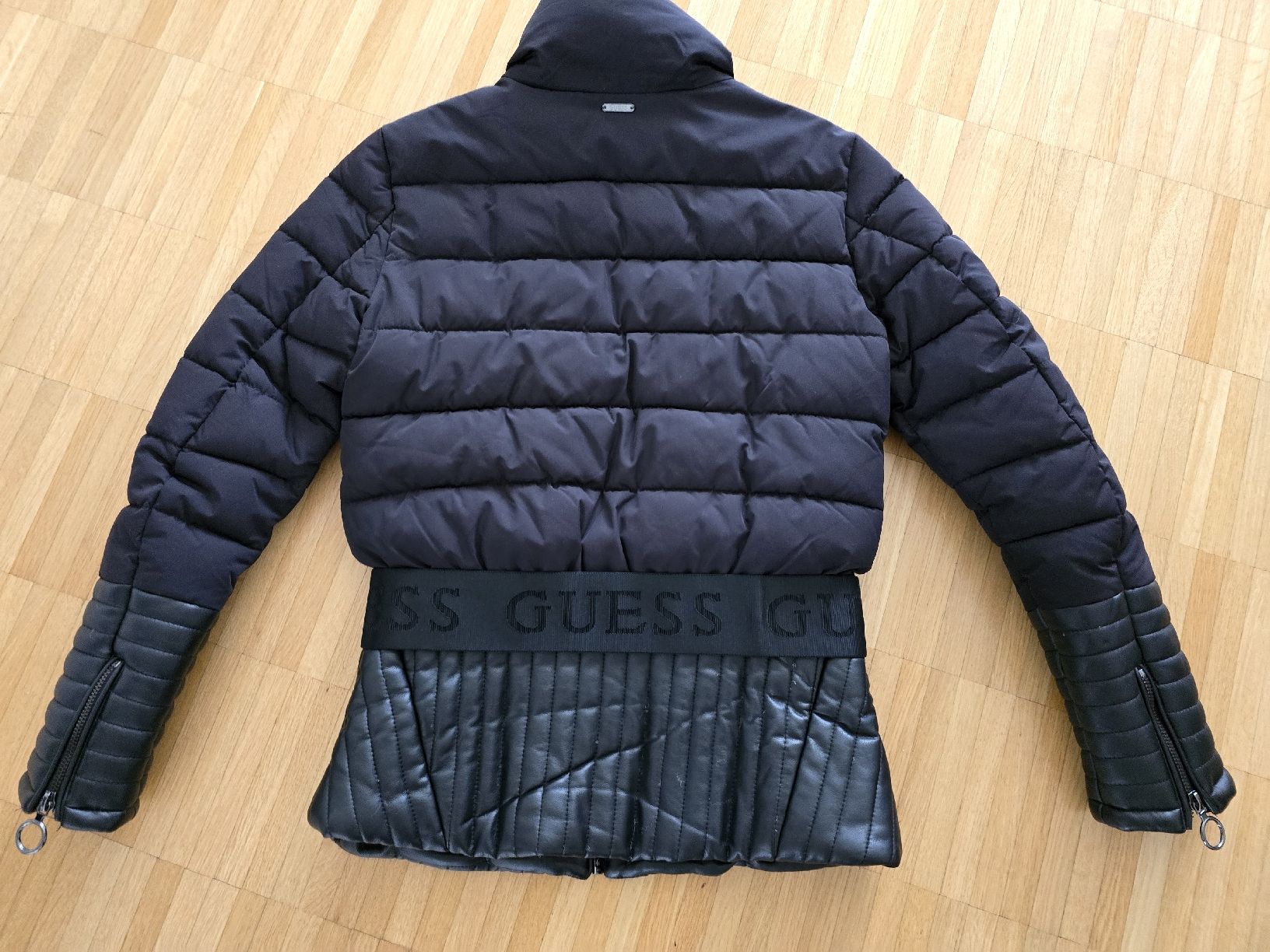 Guess Giacche: Guess Jacke Gr. S  schwarz – Usato da Laufenburg venduto da may_r2st 4
