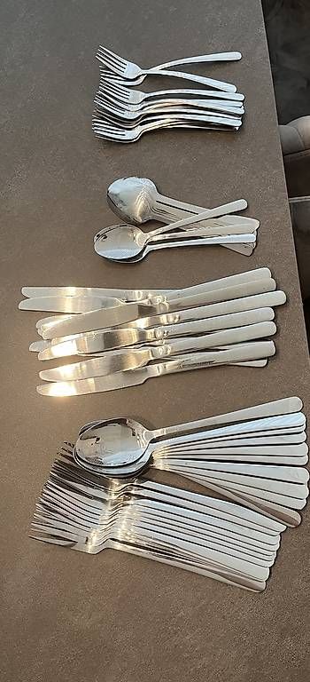Bestecksets: 12 Teiliges Besteck-Set – Gebraucht aus Glattpark(Opfikon) von isl_p9wq 1