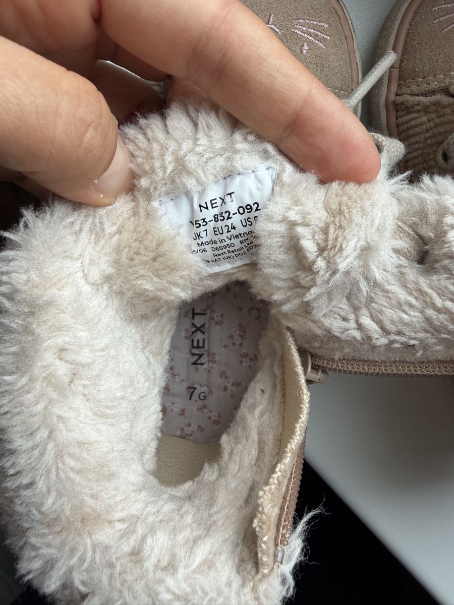 Next Schuhe für Mädchen: High-Top-Sneaker mit Fellfutter, beige, Größe 24 – Gebraucht aus Pieterlen von rafaela_bento 4