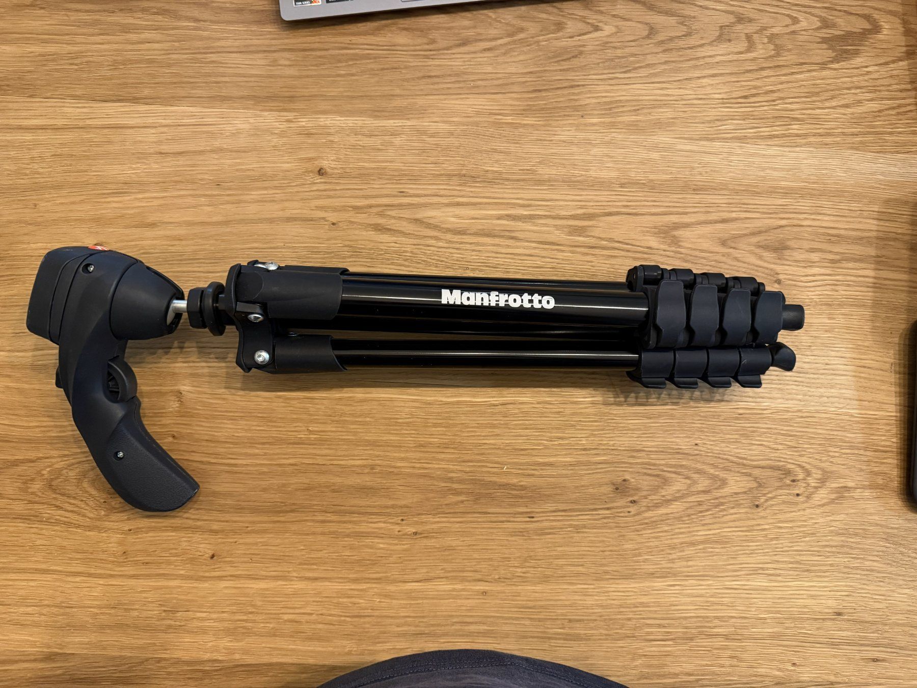 Manfrotto Treppiedi & Teste: Manfrotto Kamera  Stativ – Usato da Luzern venduto da taubme12 1
