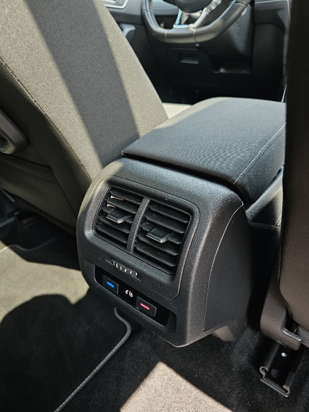 VW Autos: VW Touran R Line – Gebraucht aus Triengen von dio_8nst 6