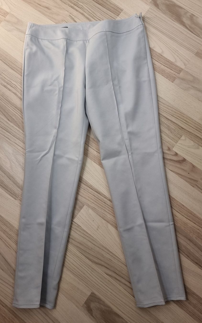 S.Oliver Hosen: 38 M S.OLIVER hellgraue Bundfaltenhose slimfit stretch – Neu (gemäss Beschreibung) aus Dürnten von Bachtelsurfer 6