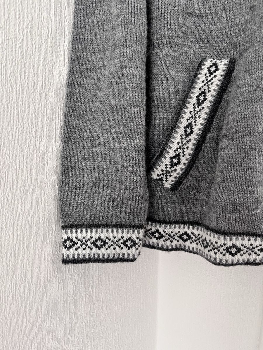 Pullover & Sweatshirts: Knitted Hoodie grey alpaca pattern size M good condition – Gebraucht aus Lausanne von Danash 2
