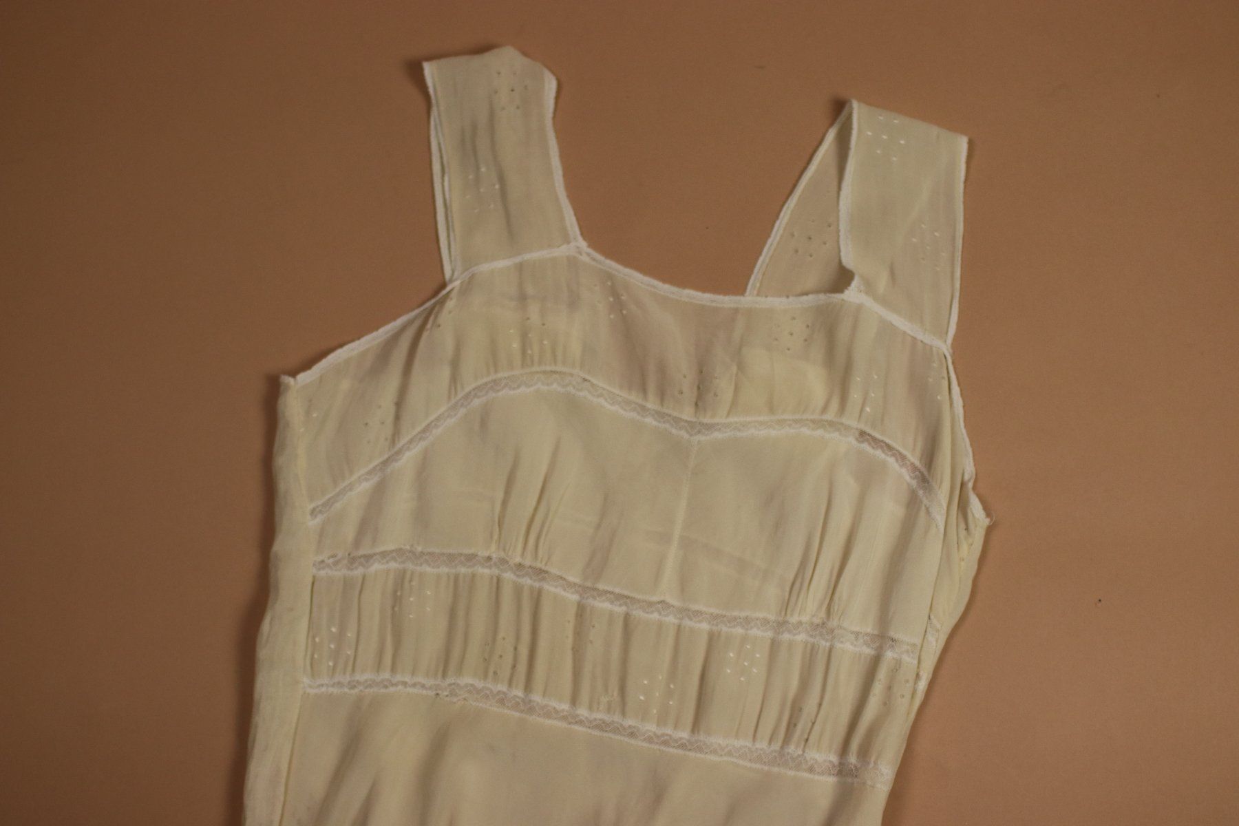 Vestiti: 1940s White Silk Nightgown - Size S – Usato da Hombrechtikon venduto da BAZ-Vintage 5