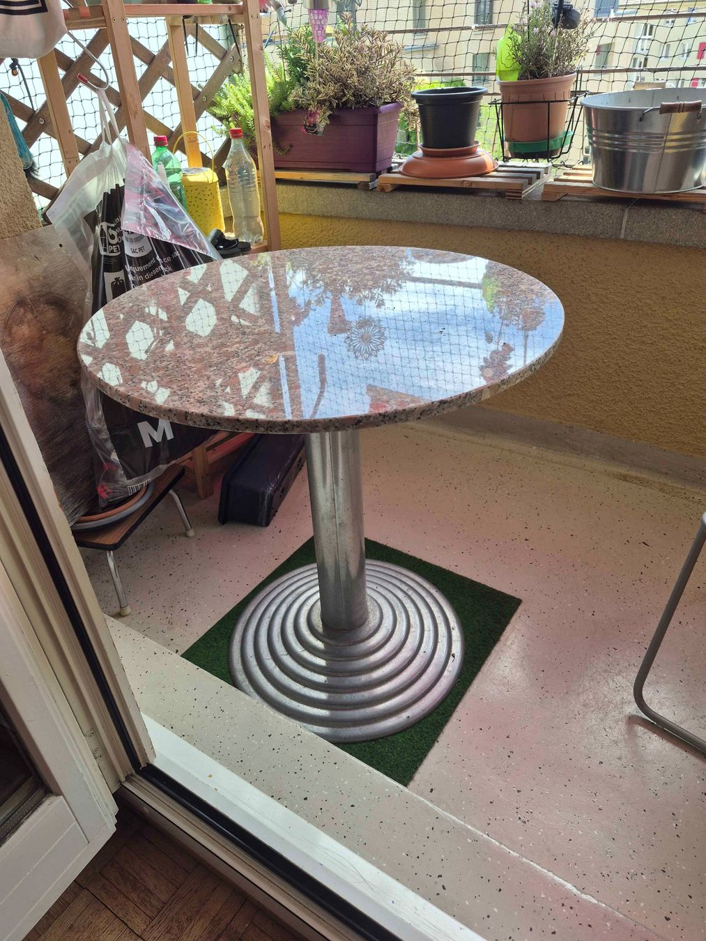 Tavoli: Bistrot Tisch Granit – Usato da Bern venduto da san_kcw5