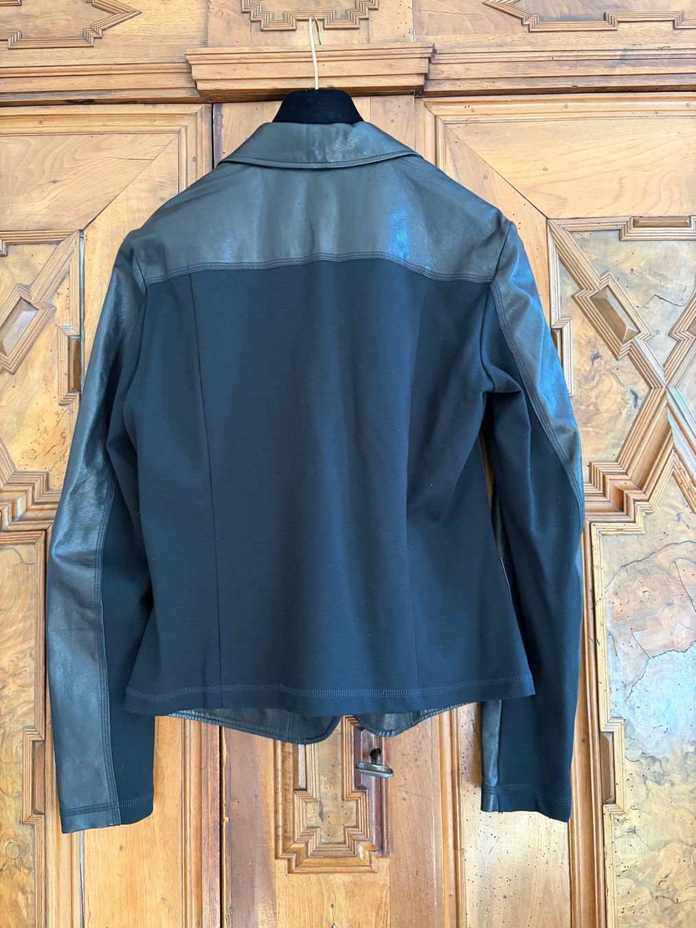 Giacche: LEONARDO Jacke  100 % Leder + Stretchmaterial, Größe M – Usato da Interlaken venduto da Bona55 5