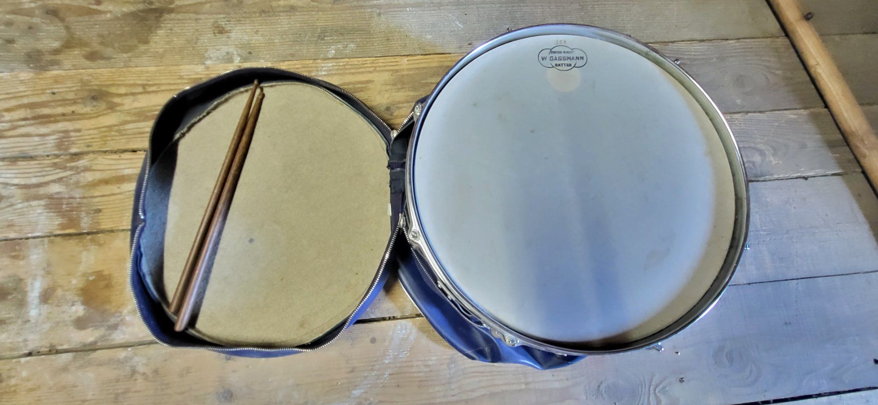 Giannini Instruments de musique: Snare Drum Eugen Giannini mit Ständer und Hülle – D'occasion à Bassersdorf par GertF 3