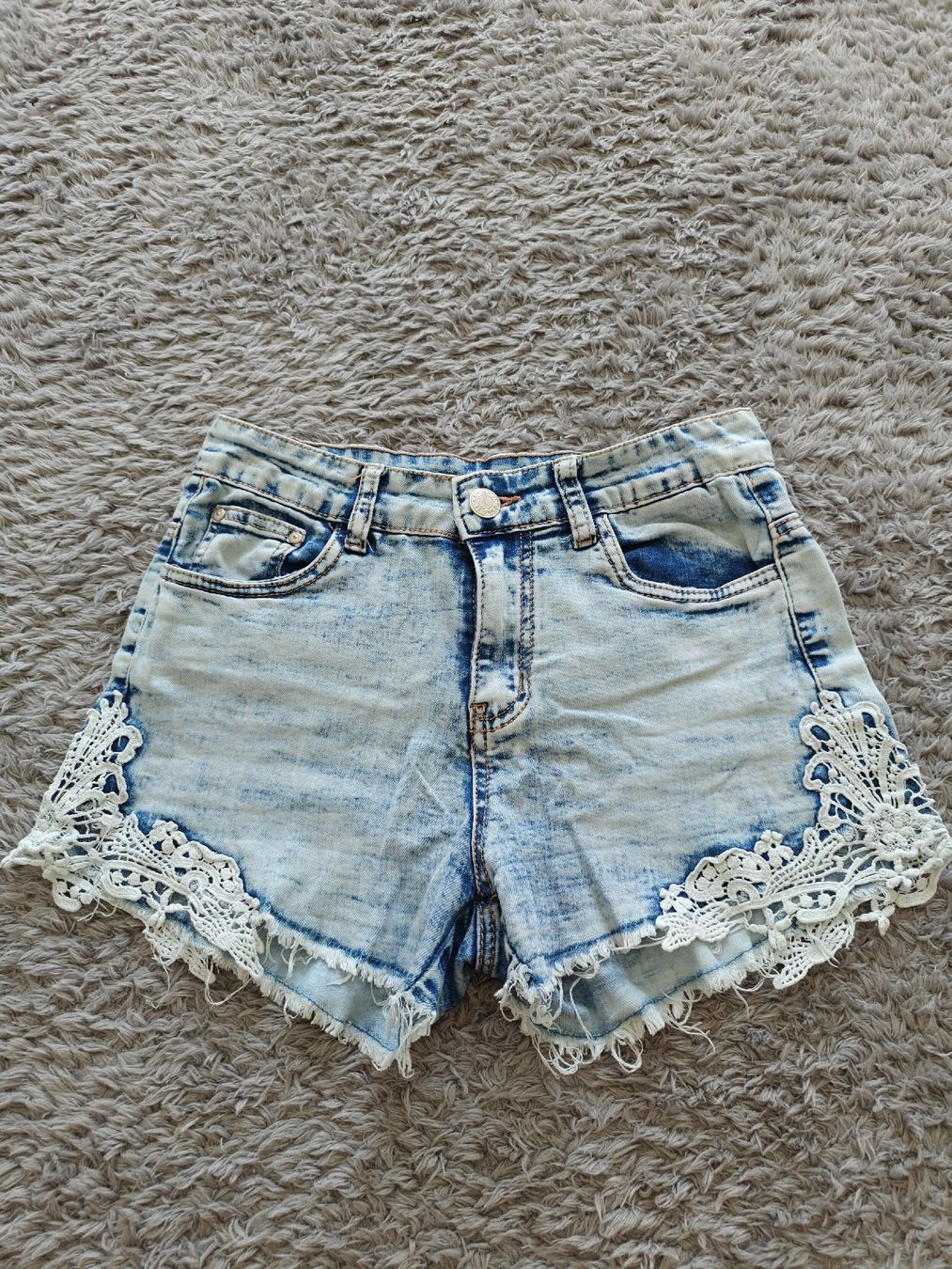 Pantaloni: Hot Pants / Shorts  – Usato da Pieterlen venduto da Saemelili