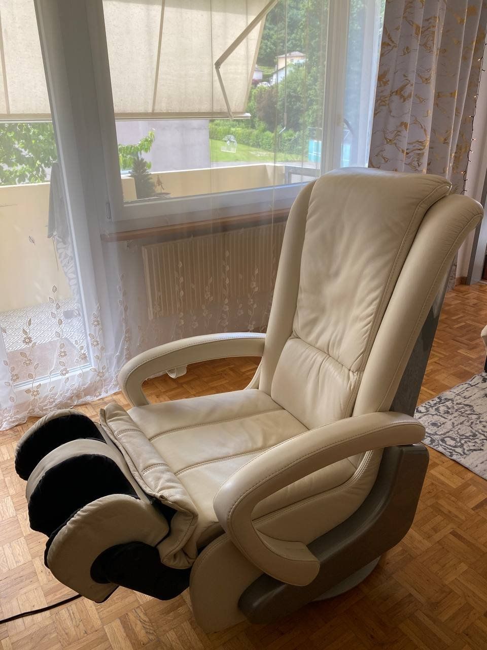 Dispositivi per massaggi: Massagestuhl Leder Himolla Cumulus High Tech Premium – Usato da Porrentruy venduto da 1321321321 2