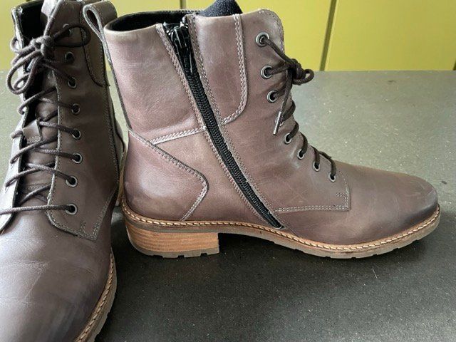 Chaussures femmes: Boots Solidus – D'occasion à Gockhausen par subbotnik 2