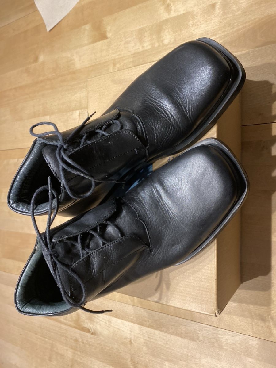 Scarpe da uomo: Schwarze Herren Schuhe Gr. 43, Leder – Nuovo (secondo la descrizione) da Wetzikon ZH venduto da purple_44