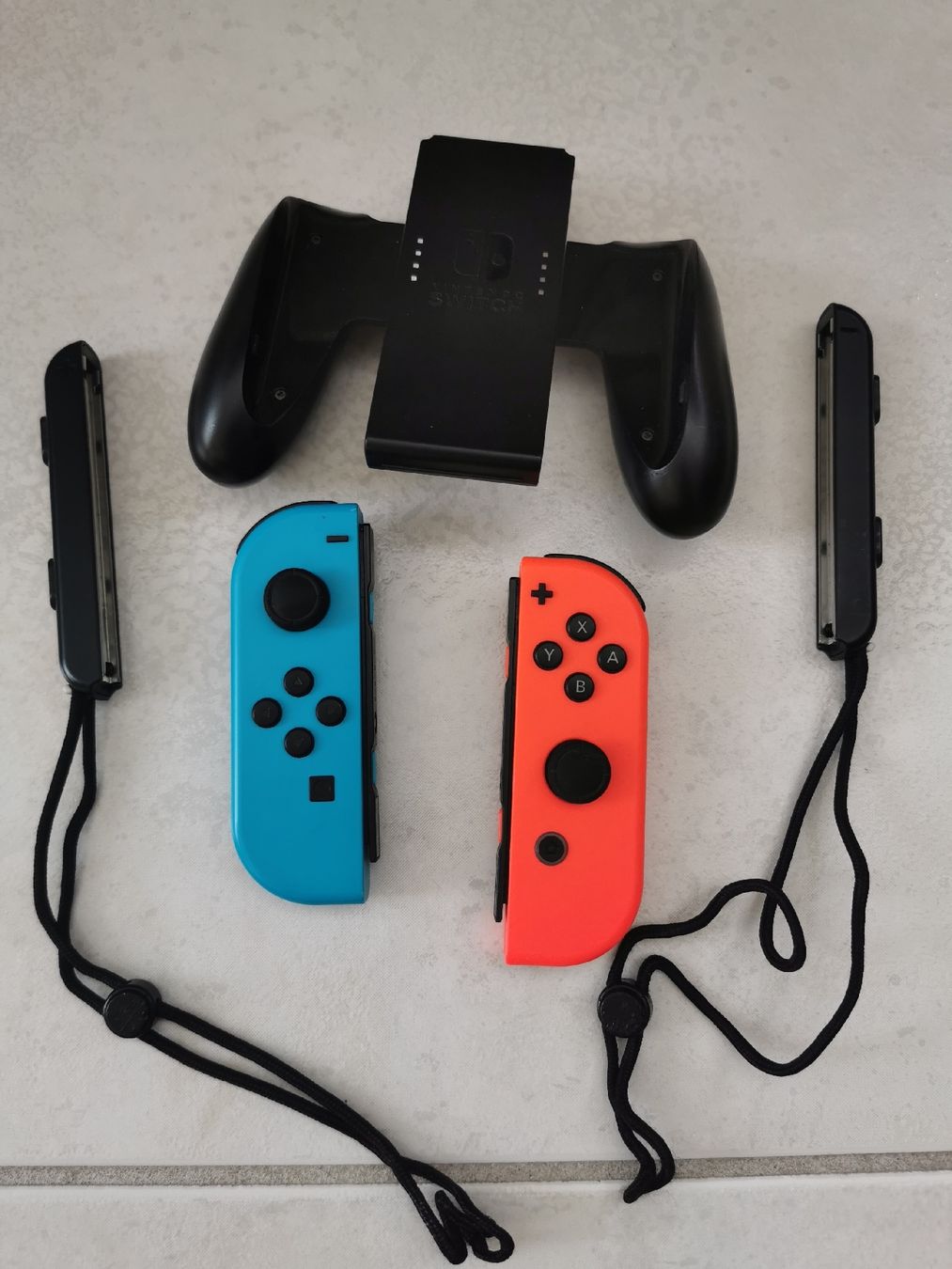 Nintendo Manettes: Nintendo Switch Joy Con Controller Set – D'occasion à Brunnen par JJaime 1