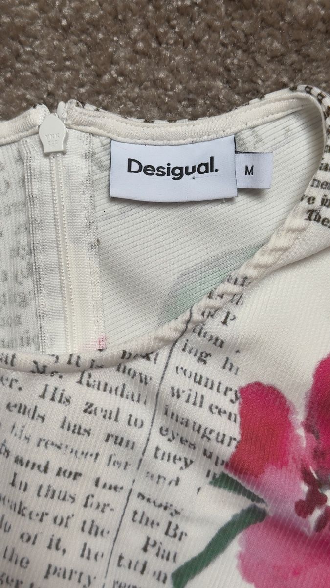 Vestiti: Robe Desigual longue Taille M imprimé fleurs et texte – Usato da Vuippens venduto da Anna_as 3