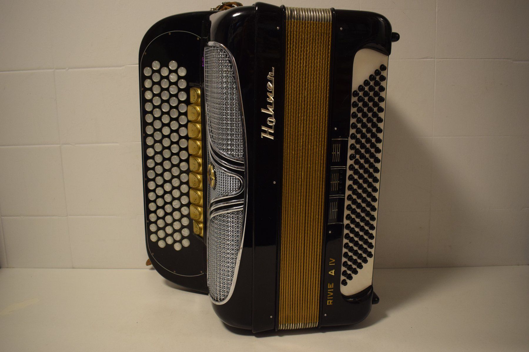 Musikinstrumente: Akkordeon chromatisch Hohner Riviera IV – Gebraucht aus Zürich von baumusik 3