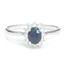 Saphirring aus 750 Weissgold mit 12 Diamanten 0.16ct, 990.-