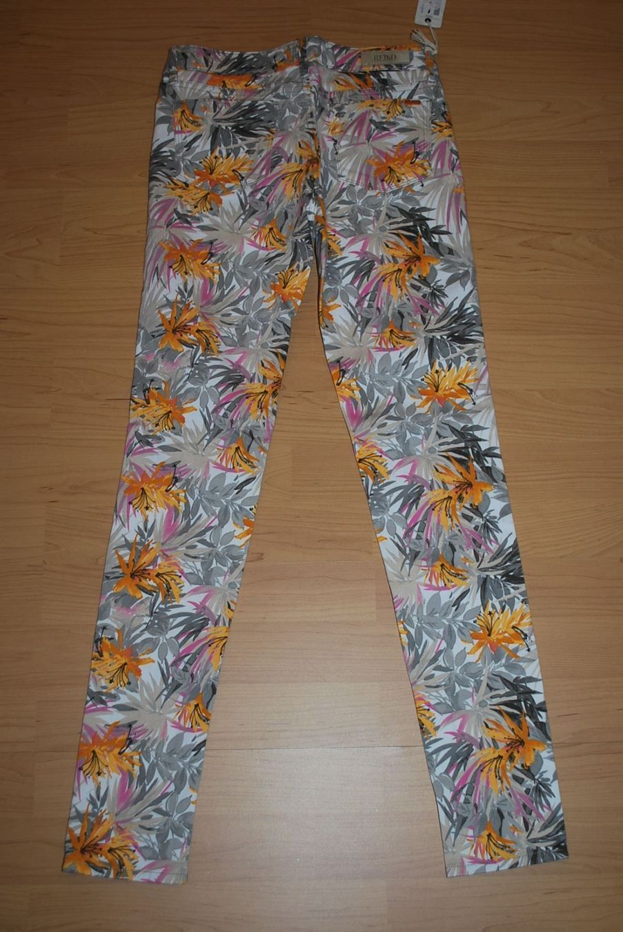 Jeans: Jeans REIKO Taille W 25  Neuf – Nuovo e nell'imballaggio originale da Cossonay-ville venduto da Super-Price-Quality 4