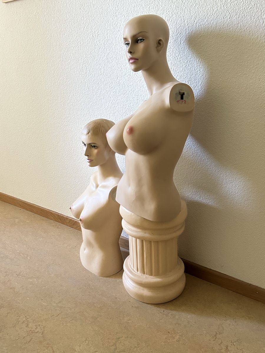 Sonstige Dekorationen & Accessoires: 2 Schaufenster Puppen / Torso mit kl. Säule – Gebraucht aus Glattfelden von gwendolyn007 1