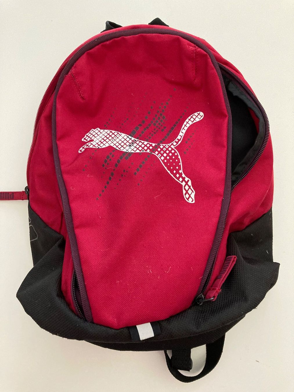 Puma Borse & Zaini: Puma Rucksack rot schwarz gebraucht – Usato da Buttisholz venduto da Bellabusi