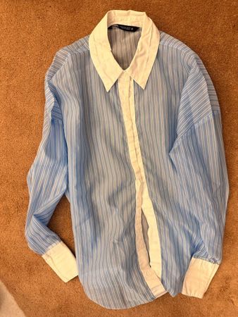 Zara hemd hellblau gestreift, weisser Kragen