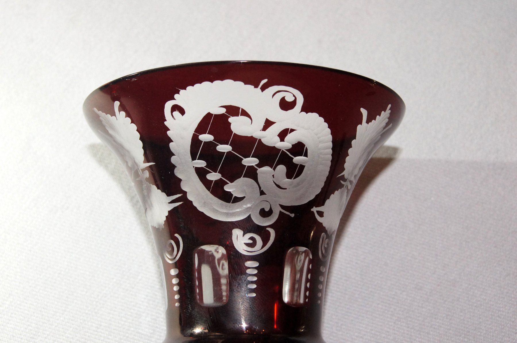 Vasi & Recipienti: Antike Vase aus rotem Überfangglas – Usato da Geroldswil venduto da ARTEFACTO 2