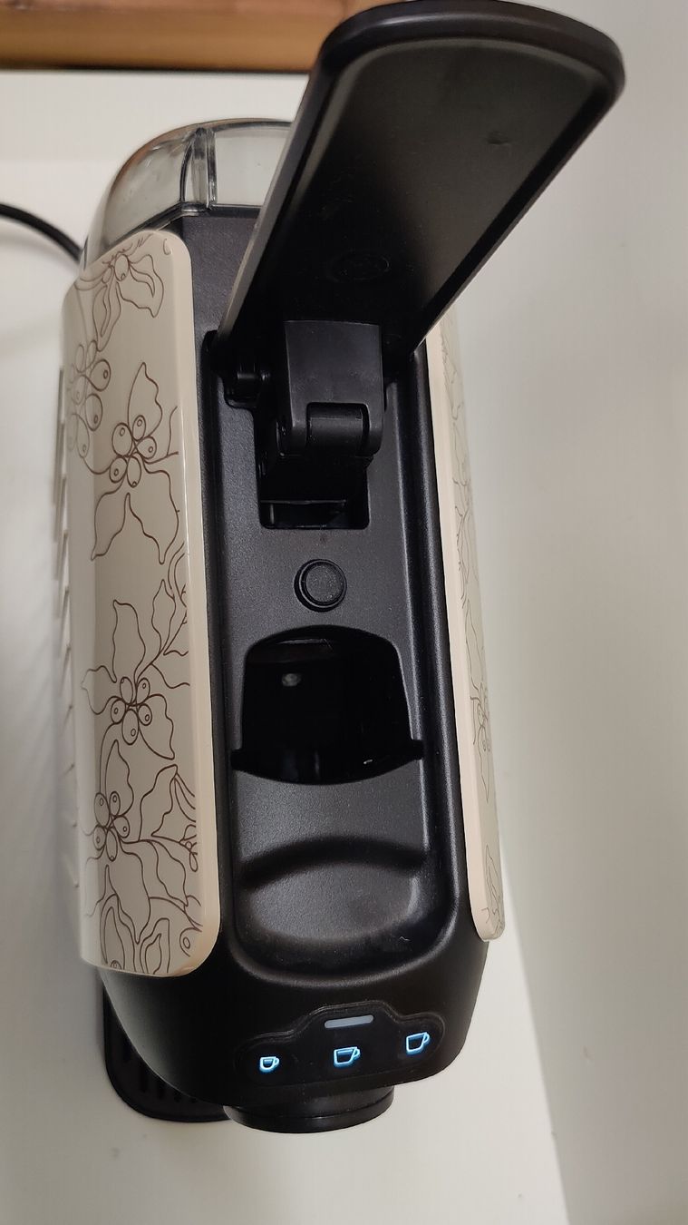 Tchibo Kaffeemaschinen & Espressomaschinen: Tchibo Cafissimo Kapselmaschine (LG-A) – Gebraucht aus Neuenhof von bro_9zsg 5