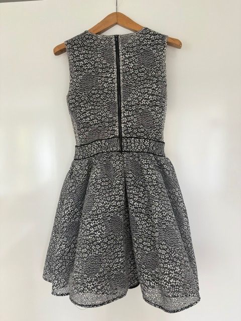 Vestiti: Maje Kleid, Gr. EU 40, wie neu! – Nuovo (secondo la descrizione) da Zug venduto da sabrymr 1
