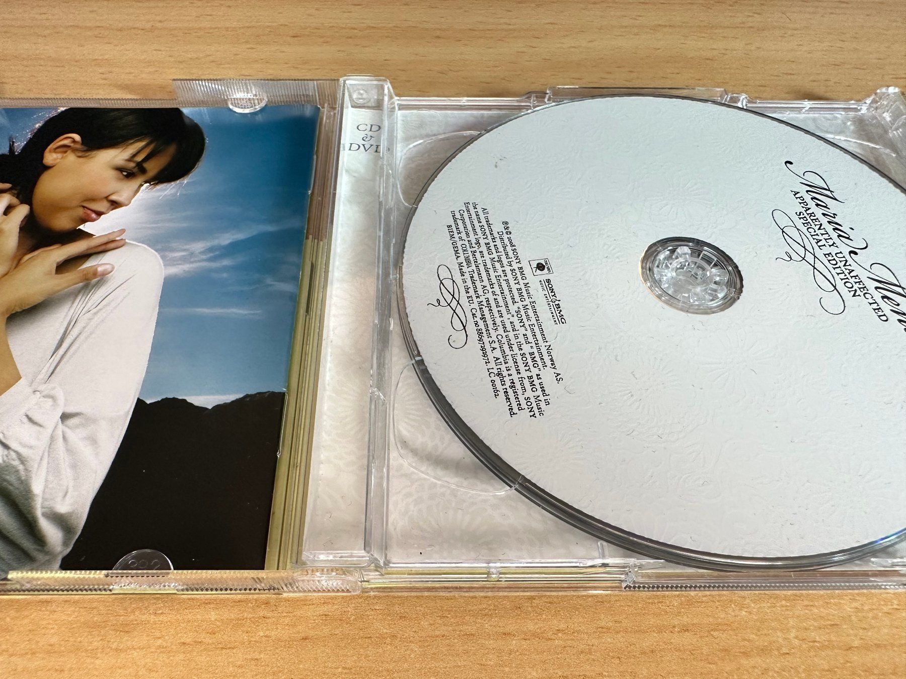 CD: Maria Mena – Apparently Unaffected - CD & DVD – Usato da Rikon im Tösstal venduto da Alpenmutz 2