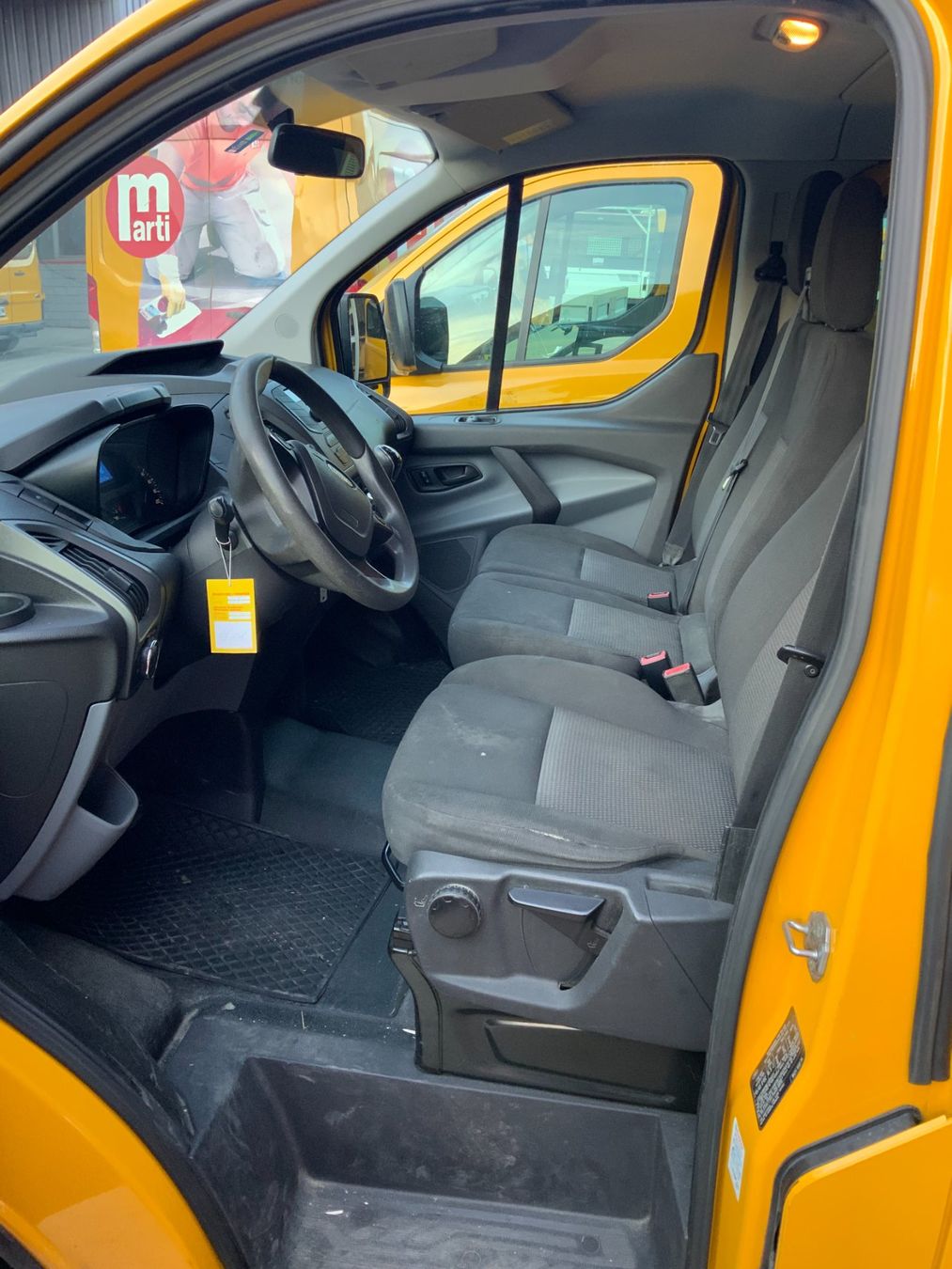 Ford Véhicules utilitaires: Ford Transit Custom 9 Plätzer Bus – Défectueux à Regensdorf par MAGZH 5