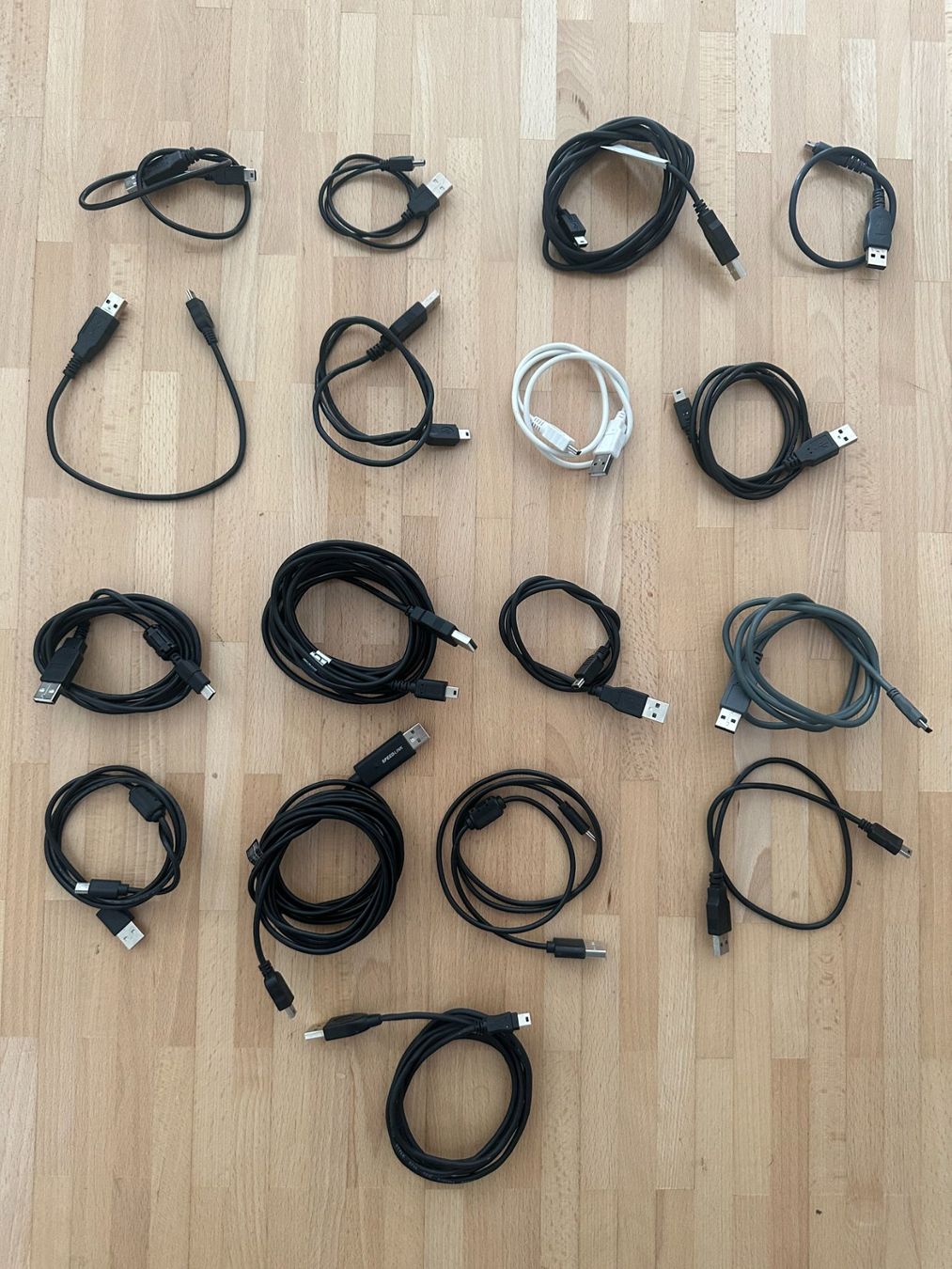 Cavi: 17x Mini USB Kabel Lot Konvolut – Usato da Nussbaumen AG venduto da Dika-Shop