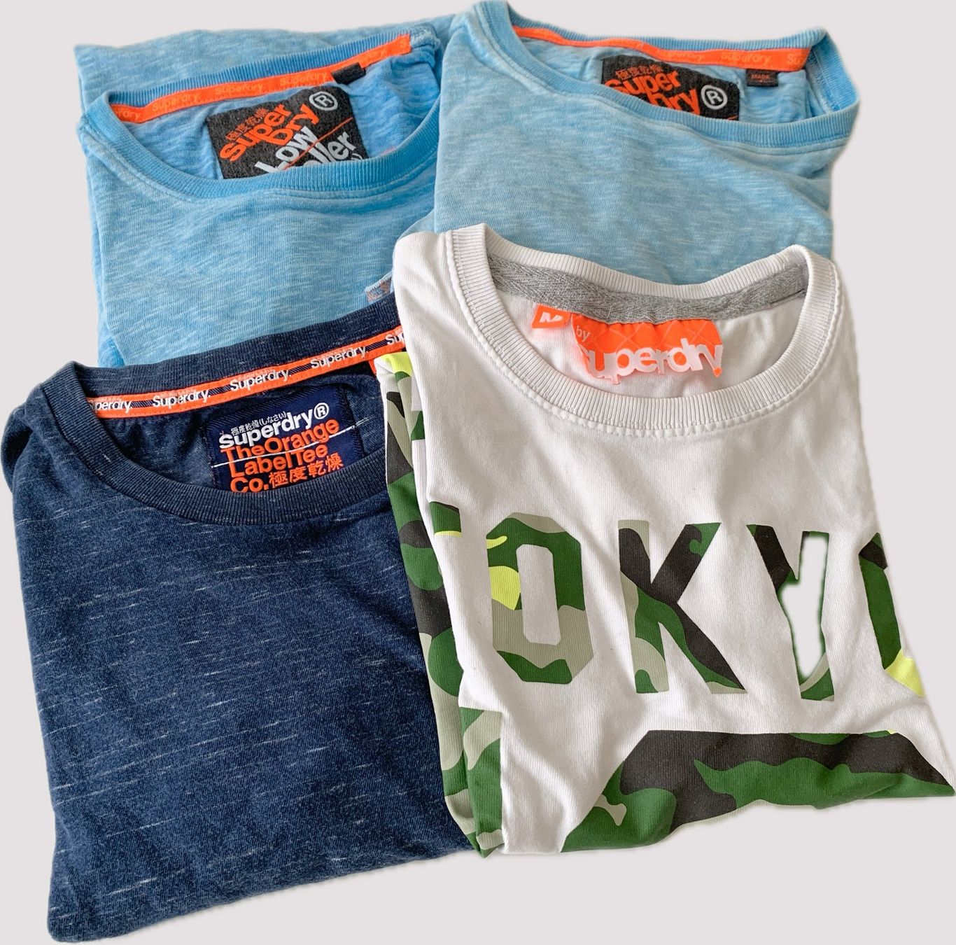 Superdry T-Shirts: Superdry T-Shirts 4 Stück – Gebraucht aus zürich von Carsun