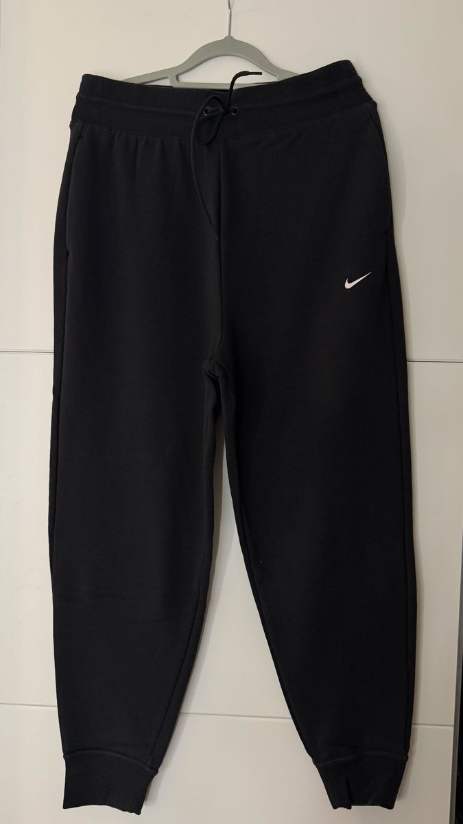 Nike Hosen: Nike Jogginghose Schwarz Grösse M  – Gebraucht aus Basel von ae2276