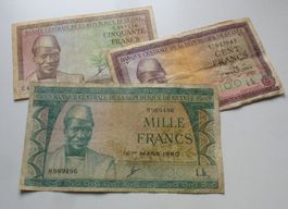 Lot ++ 3 alte Banknoten aus Guinee