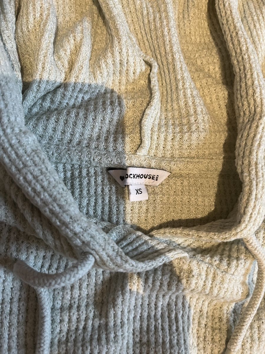 Maglioni & Felpe: Pullover kurz geschnitten Grösse XS – Usato da St.Pantaleon venduto da frodobi 1