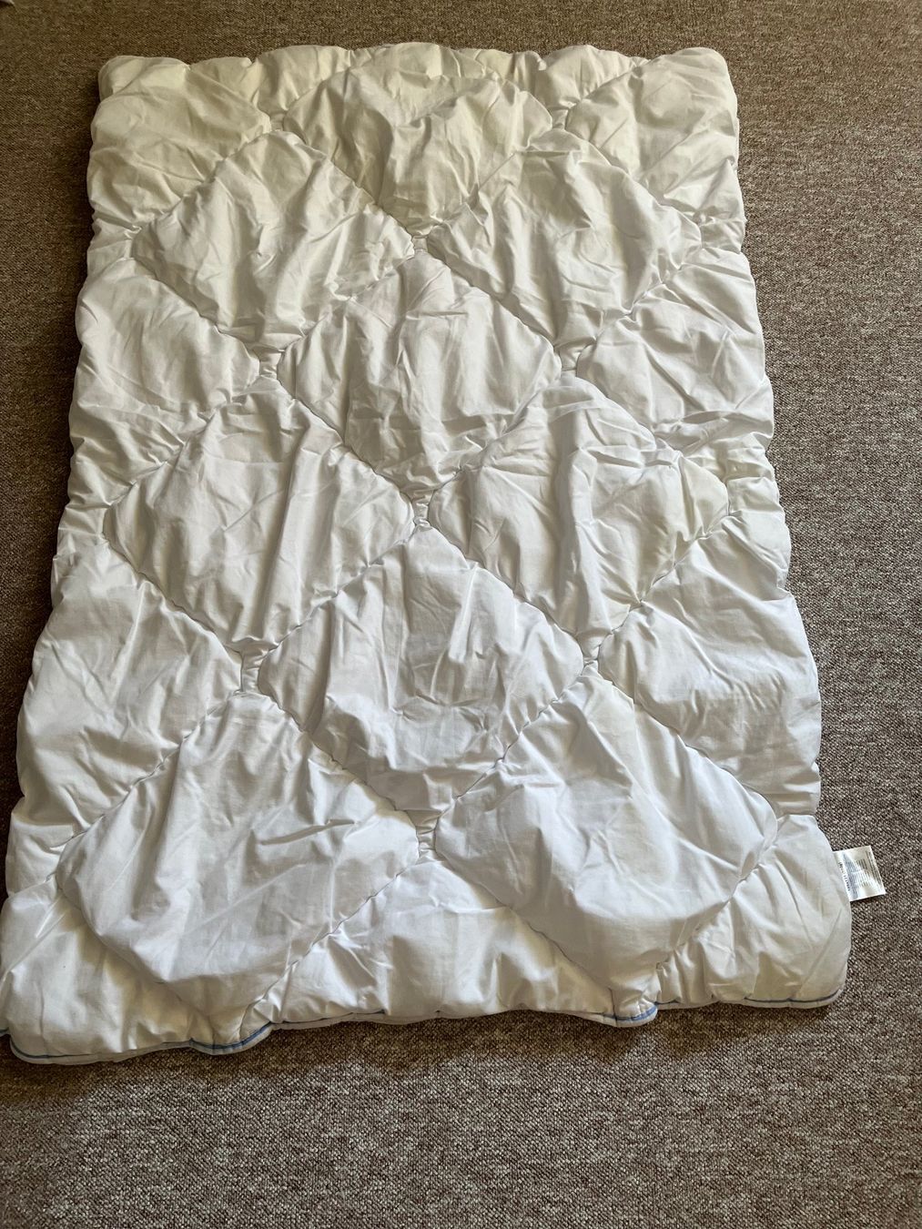 Decken: Kinder Steppdecke 100x135 cm – Gebraucht aus Arbon von vb4all