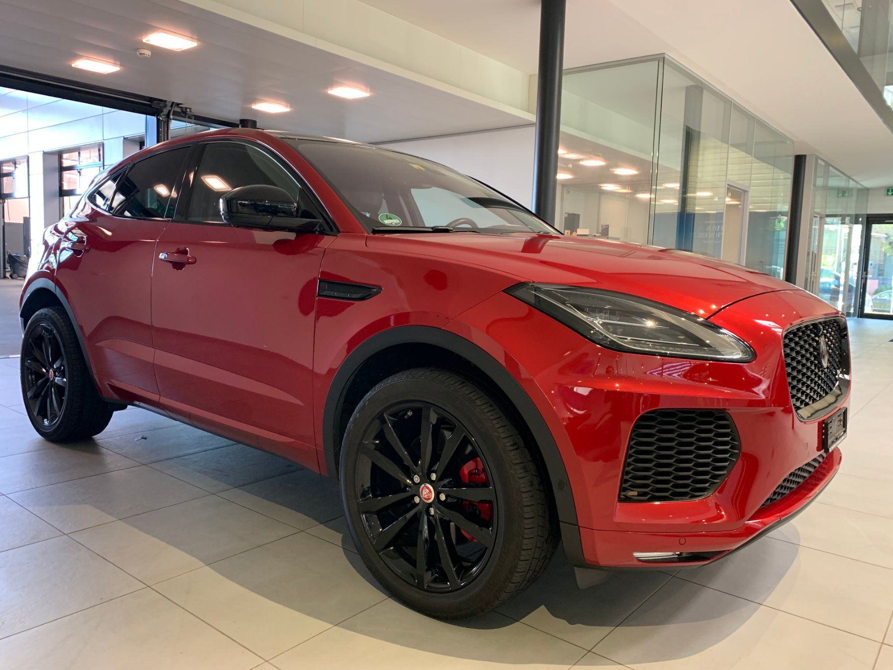 Jaguar Autos: Jaguar E-Pace P300 R-Dyn. S AWD – Gebraucht aus St. Gallen von  7