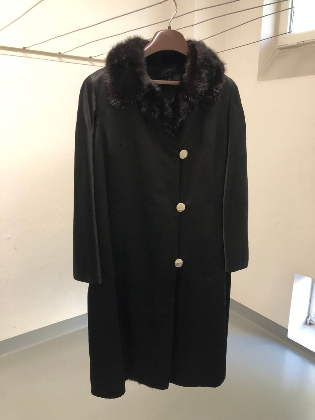 Cappotti: Manteau pelisse noir – Usato da Genève venduto da ktr_nf66 2