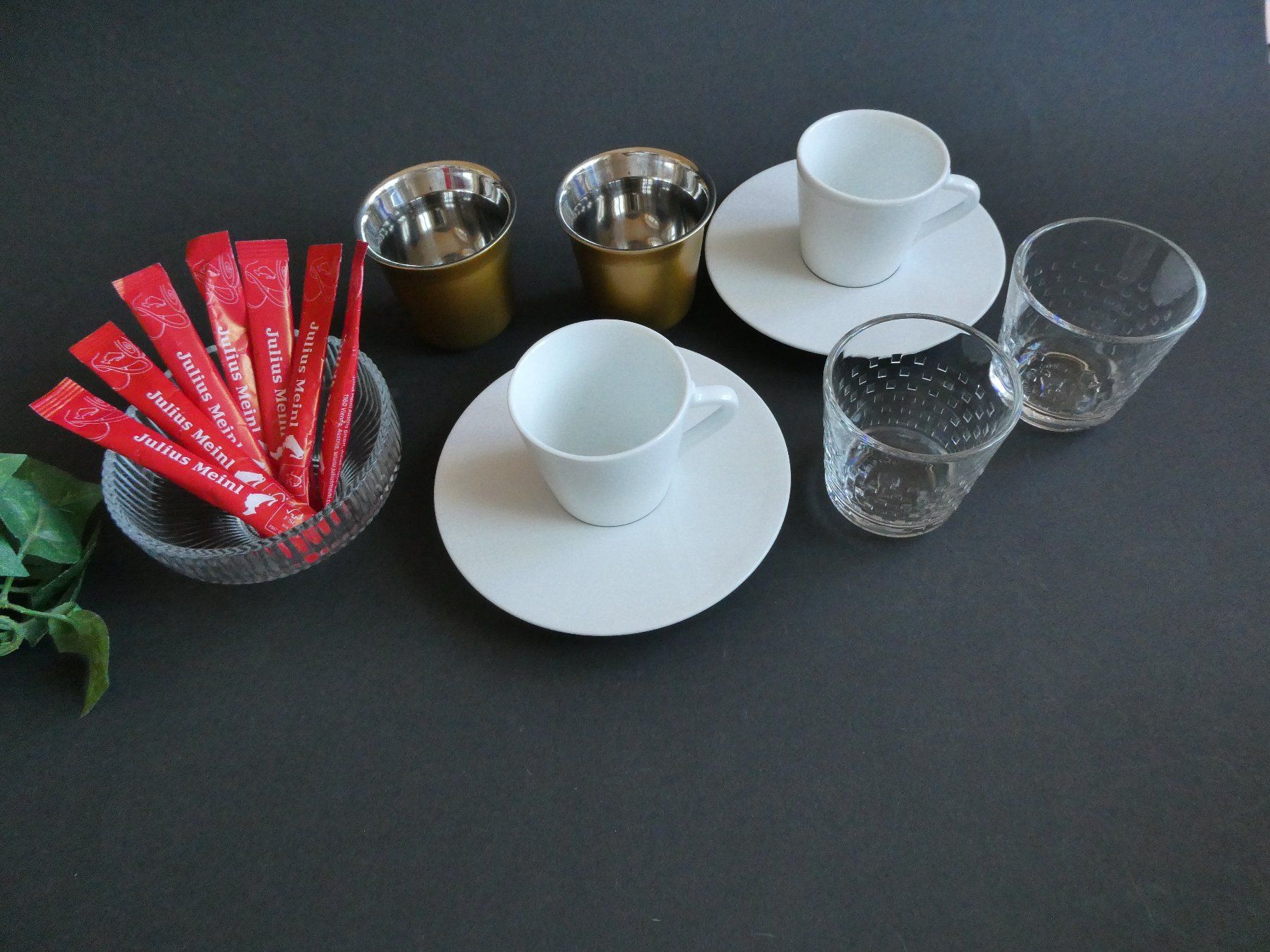 Nespresso Macchine per caffè & Macchine per espresso: 7 Nespresso-Artikel 2 PIXIE 2 RITUAL 2 Wassergläs 1 BARISTA – Nuovo (secondo la descrizione) da Zürich venduto da ursinas-shop