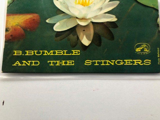 Dischi in vinile: B. Bumble And The Stingers – Usato da Aarwangen venduto da Jukebox3 2