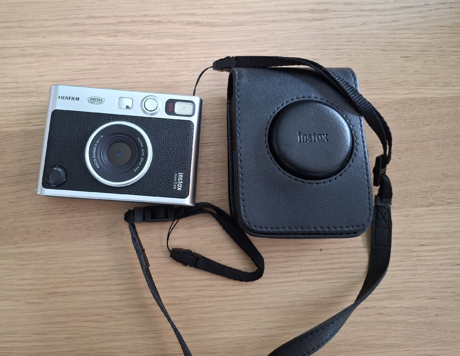 Fujifilm Kamera: Instax Mini Polaroid Kamera – Gebraucht aus Basel von ele_9bm9