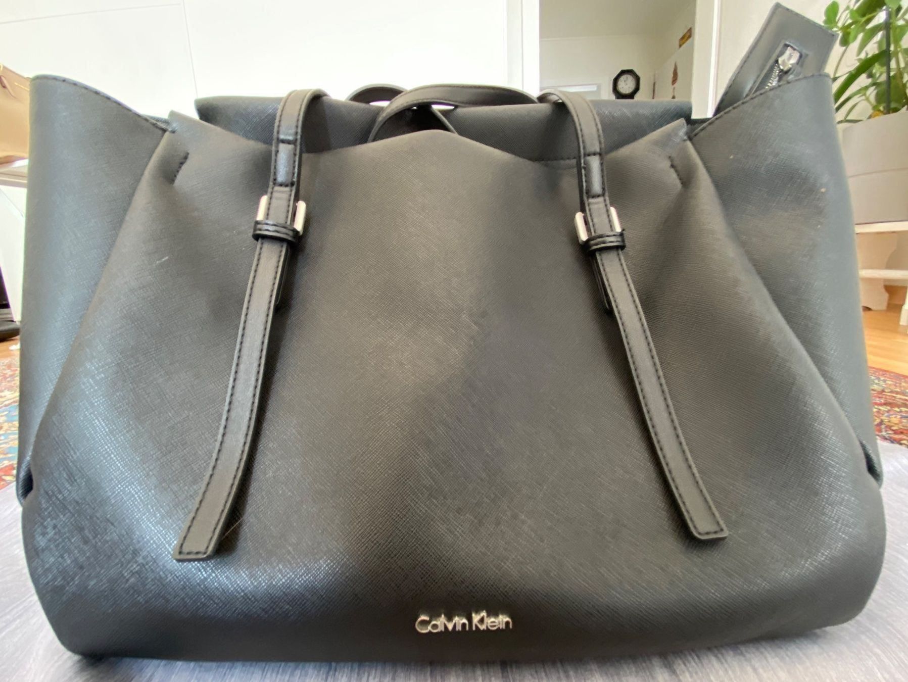 Calvin Klein Borse da donna: Calvin Klein Damentasche schwarz – Usato da Basel venduto da Verkauf_Aral 4