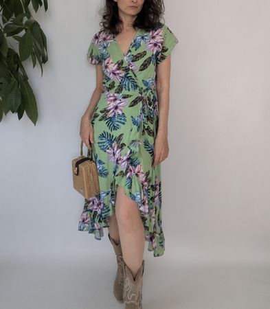 Wickelkleid Blumenmuster grün Grösse 38 100% Rayon