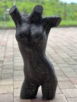 Torse de femme (80cm) en écrous