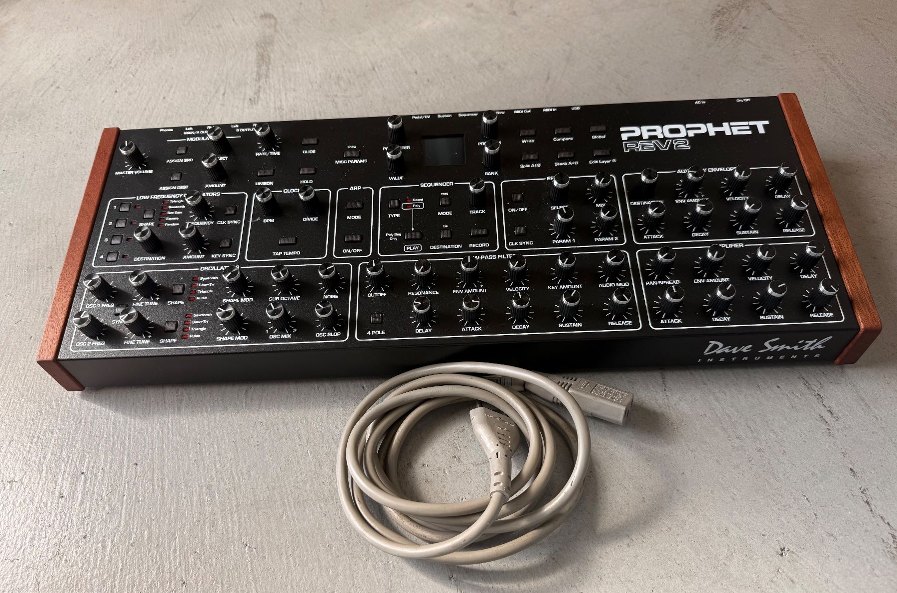 Strumenti musicali: Dave Smith Instruments Prophet Rev2 8-Voice Synthesizer – Nuovo (secondo la descrizione) da Reinach BL venduto da AninaFinds 3