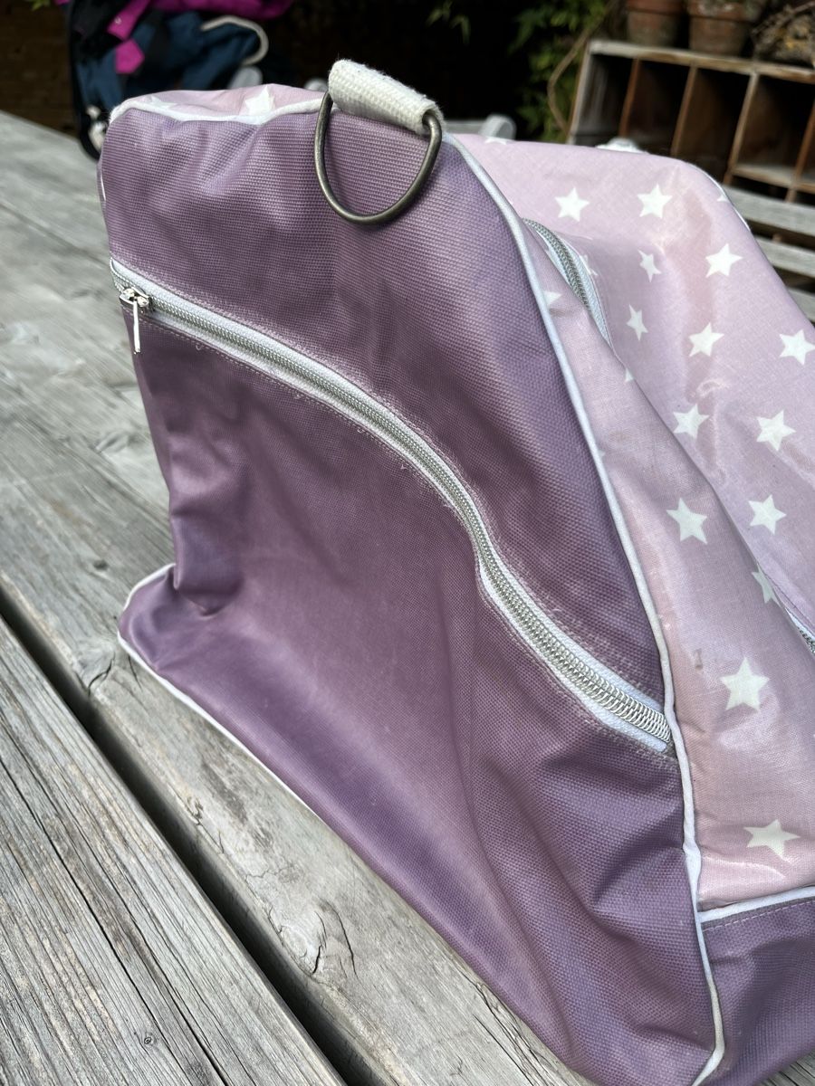 Sacs & sacs à dos: Schlittschuhtasche  – D'occasion à Adelboden par SimbaCarfield 1