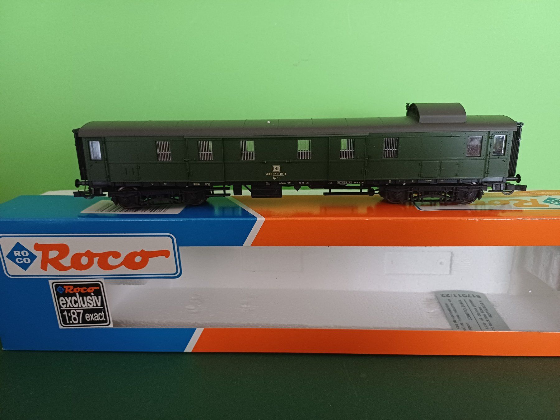 Roco Modellini di ferrovie: Roco Gepäckwagen der DB – Usato da Bassersdorf venduto da darki77