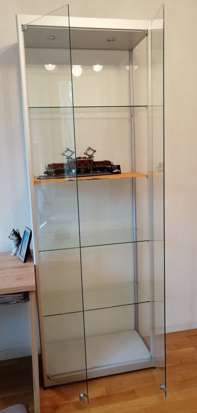 Vetrine: Glass Vitrine – Usato da Heiligenschwendi venduto da Loewe-777