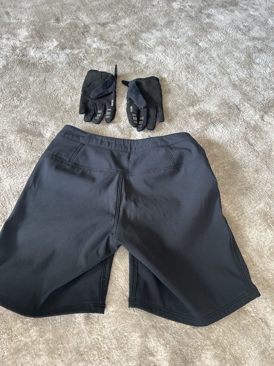 Pantaloni: Fox - Mountainbike shorts & handschuhe – Usato da Zürich venduto da fedi.81 3