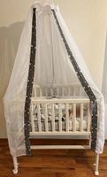 Babybett weiss mit Betthimmel Sternmuster inkl. Mobile